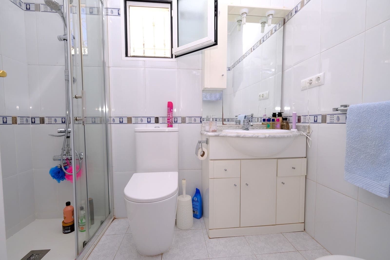 Chalet de 3 habitaciones en San Miguel de Salinas en venta - 198.500 € (Ref: 9304943)