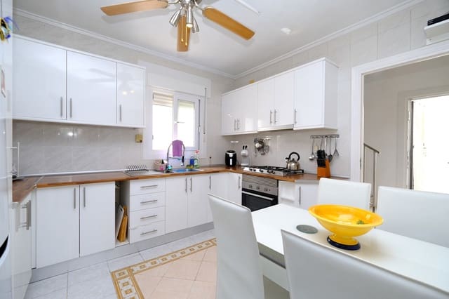 Chalet de 3 habitaciones en San Miguel de Salinas en venta - 198.500 € (Ref: 9304943)