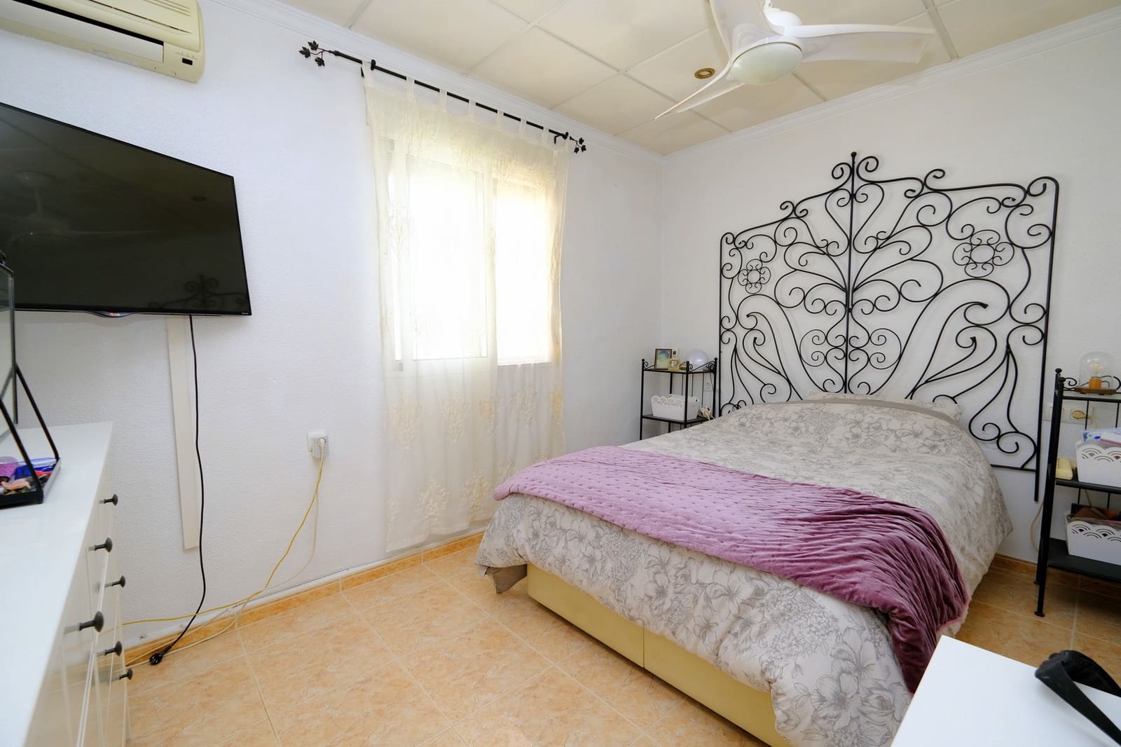 Chalet de 3 habitaciones en San Miguel de Salinas en venta - 198.500 € (Ref: 9304943)