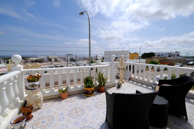 Chalet de 3 habitaciones en San Miguel de Salinas en venta - 198.500 € (Ref: 9304943)