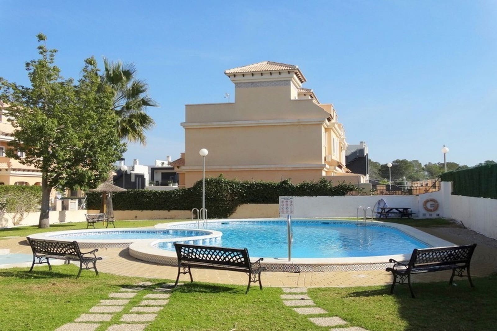 3 sypialnia Dom na sprzedaż w Villamartin z basenem - 164 900 € (Ref: 9304945)