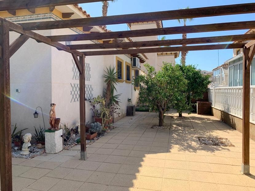 2 soverom Villa til salgs i La Zenia med svømmebasseng - € 299 995 (Ref: 9304959)