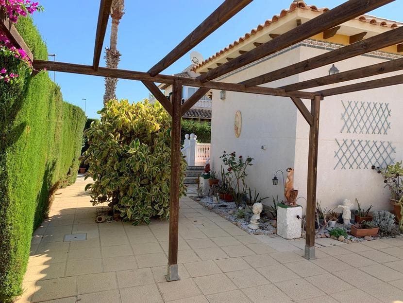 2 soverom Villa til salgs i La Zenia med svømmebasseng - € 299 995 (Ref: 9304959)