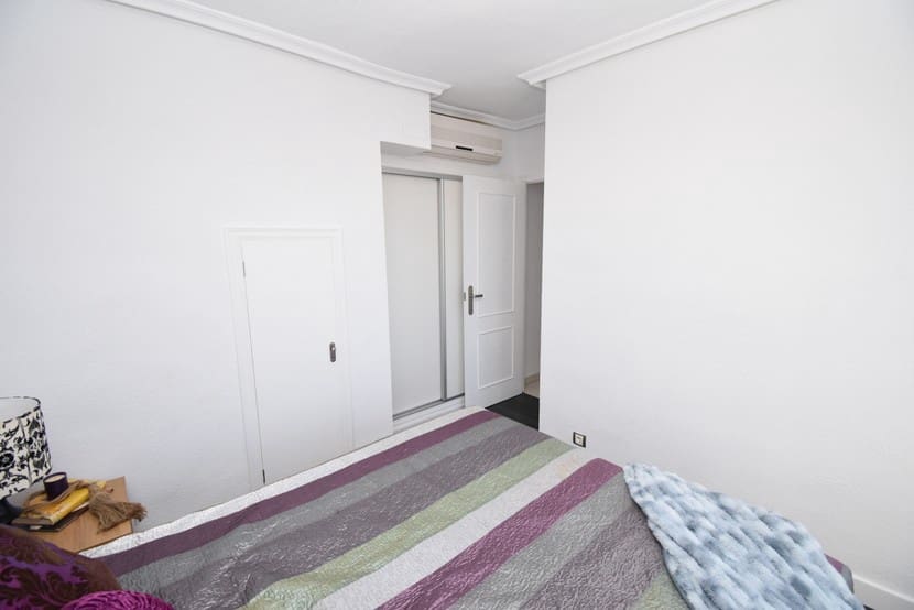 3 slaapkamer Penthouse te koop in Punta Prima met zwembad - € 269.000 (Ref: 9304962)