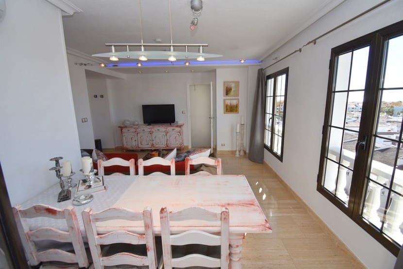 3 slaapkamer Penthouse te koop in Punta Prima met zwembad - € 269.000 (Ref: 9304962)