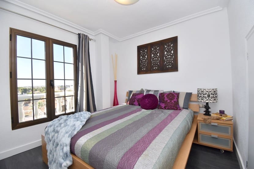 3 slaapkamer Penthouse te koop in Punta Prima met zwembad - € 269.000 (Ref: 9304962)