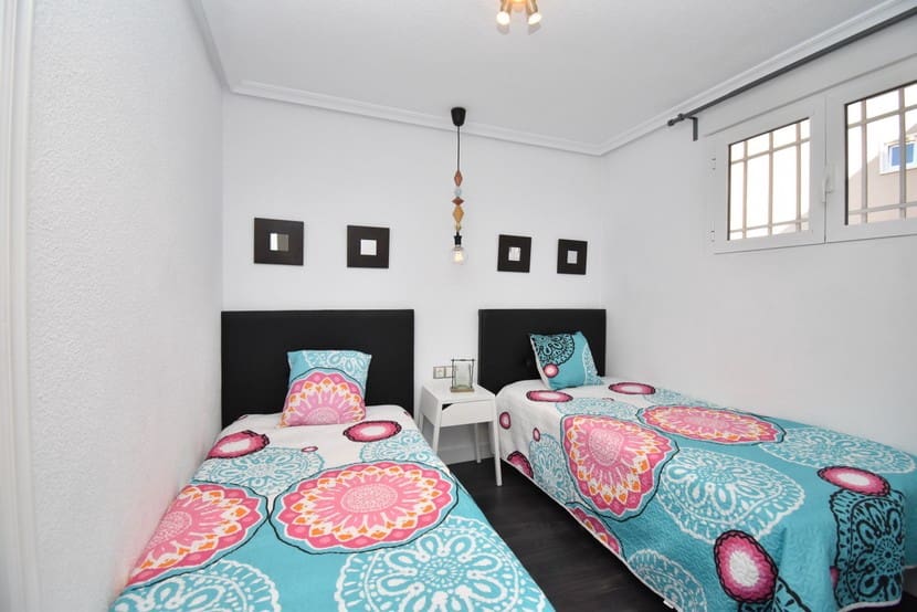 3 slaapkamer Penthouse te koop in Punta Prima met zwembad - € 269.000 (Ref: 9304962)