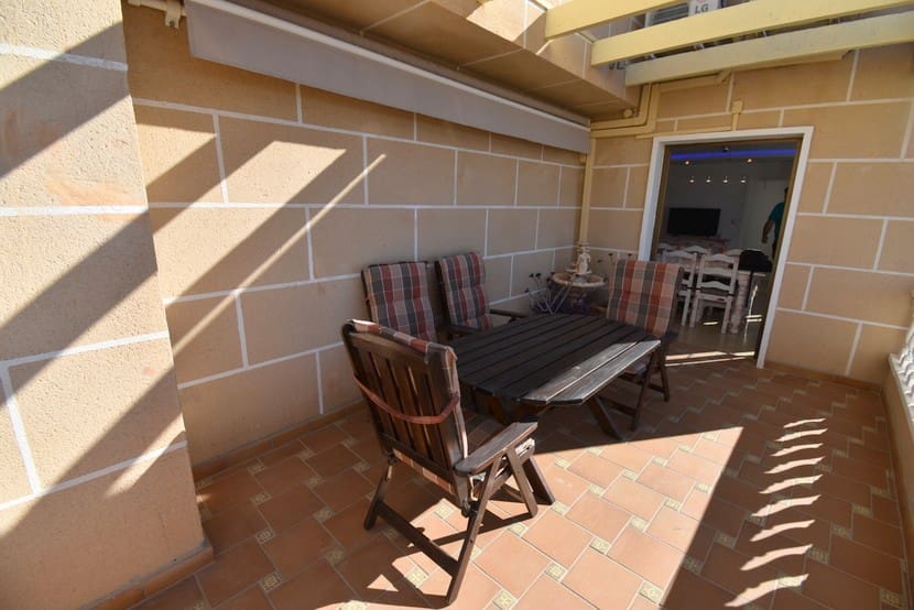 3 slaapkamer Penthouse te koop in Punta Prima met zwembad - € 269.000 (Ref: 9304962)