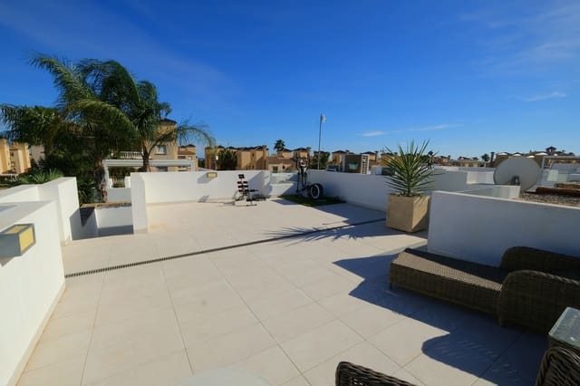 3 slaapkamer Villa te koop in Cabo Roig, Orihuela met zwembad - € 349.900 (Ref: 9304965)