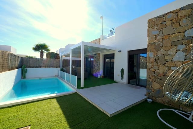 3 slaapkamer Villa te koop in Cabo Roig, Orihuela met zwembad - € 349.900 (Ref: 9304965)
