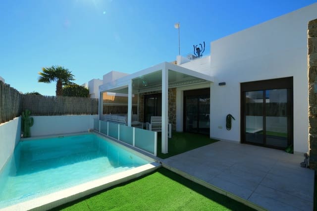 3 slaapkamer Villa te koop in Cabo Roig, Orihuela met zwembad - € 359.900 (Ref: 9304965)