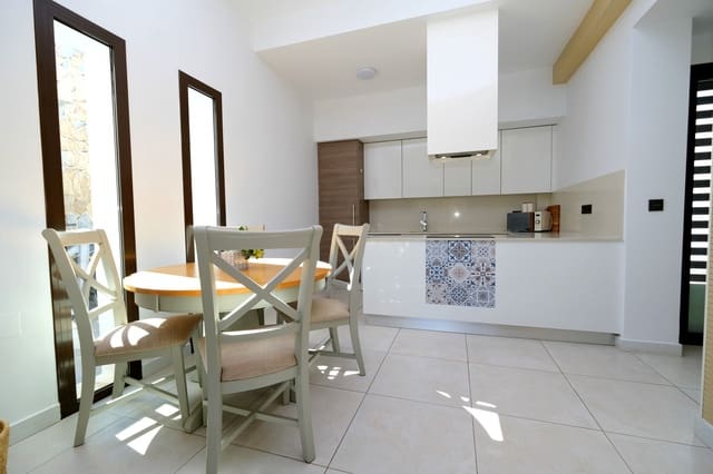 3 slaapkamer Villa te koop in Cabo Roig, Orihuela met zwembad - € 359.900 (Ref: 9304965)