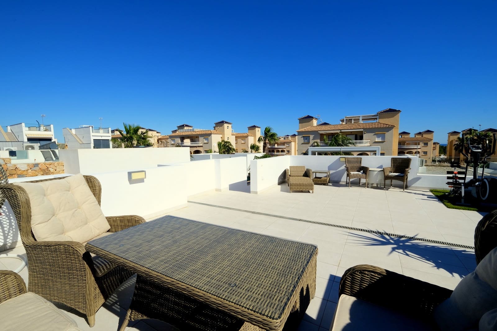 3 bedroom Villa for sale in Cabo Roig with pool - € 359,900 (Ref: 9304965)