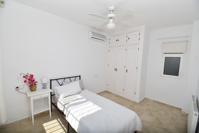 Chalet de 3 habitaciones en Las Ramblas Golf en venta con piscina - 675.000 € (Ref: 9304967)