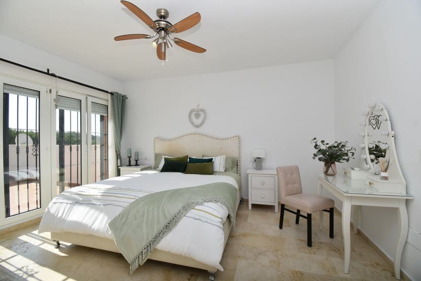 Chalet de 3 habitaciones en Las Ramblas Golf en venta con piscina - 675.000 € (Ref: 9304967)