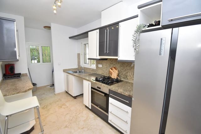 Chalet de 3 habitaciones en Las Ramblas Golf, Orihuela en venta con piscina - 675.000 € (Ref: 9304967)