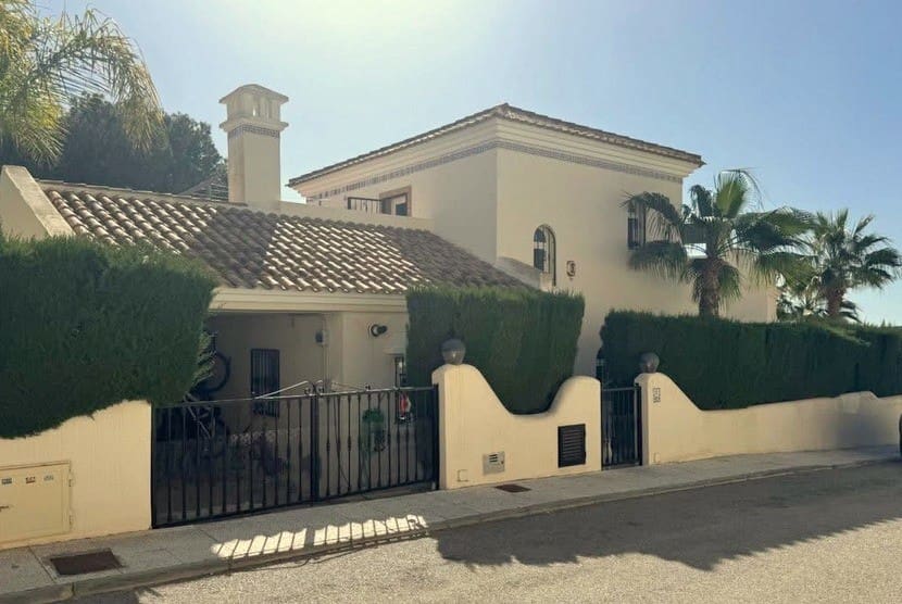 Chalet de 3 habitaciones en Las Ramblas Golf en venta con piscina - 675.000 € (Ref: 9304967)