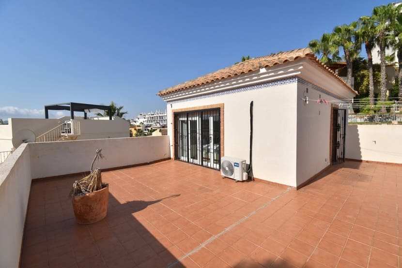 Chalet de 3 habitaciones en Las Ramblas Golf en venta con piscina - 675.000 € (Ref: 9304967)