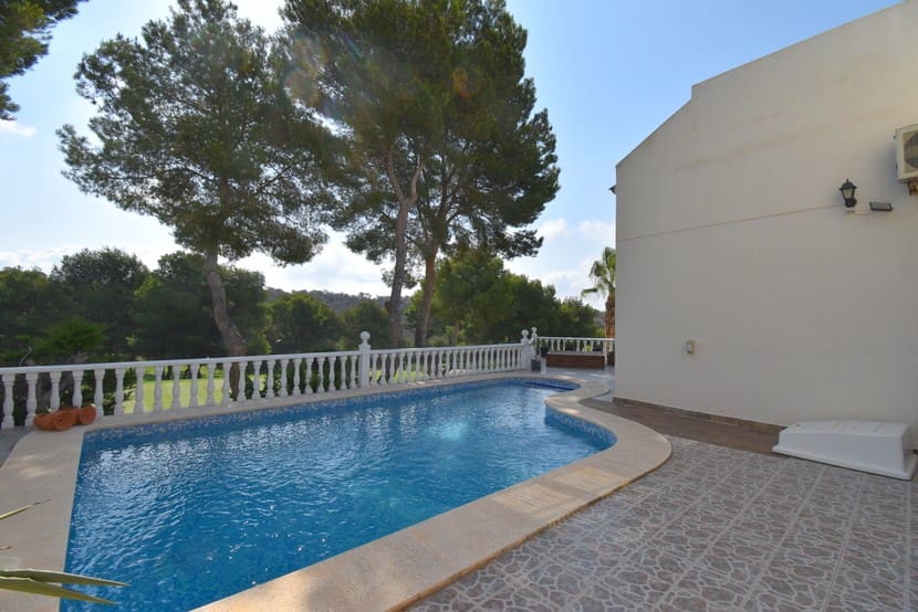 Chalet de 3 habitaciones en Las Ramblas Golf en venta con piscina - 675.000 € (Ref: 9304967)