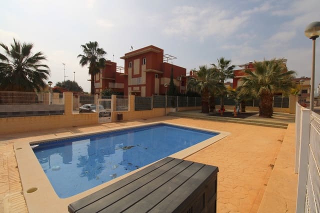 Ático de 1 habitación en Cabo Roig, Orihuela en venta con piscina - 144.500 € (Ref: 9304975)
