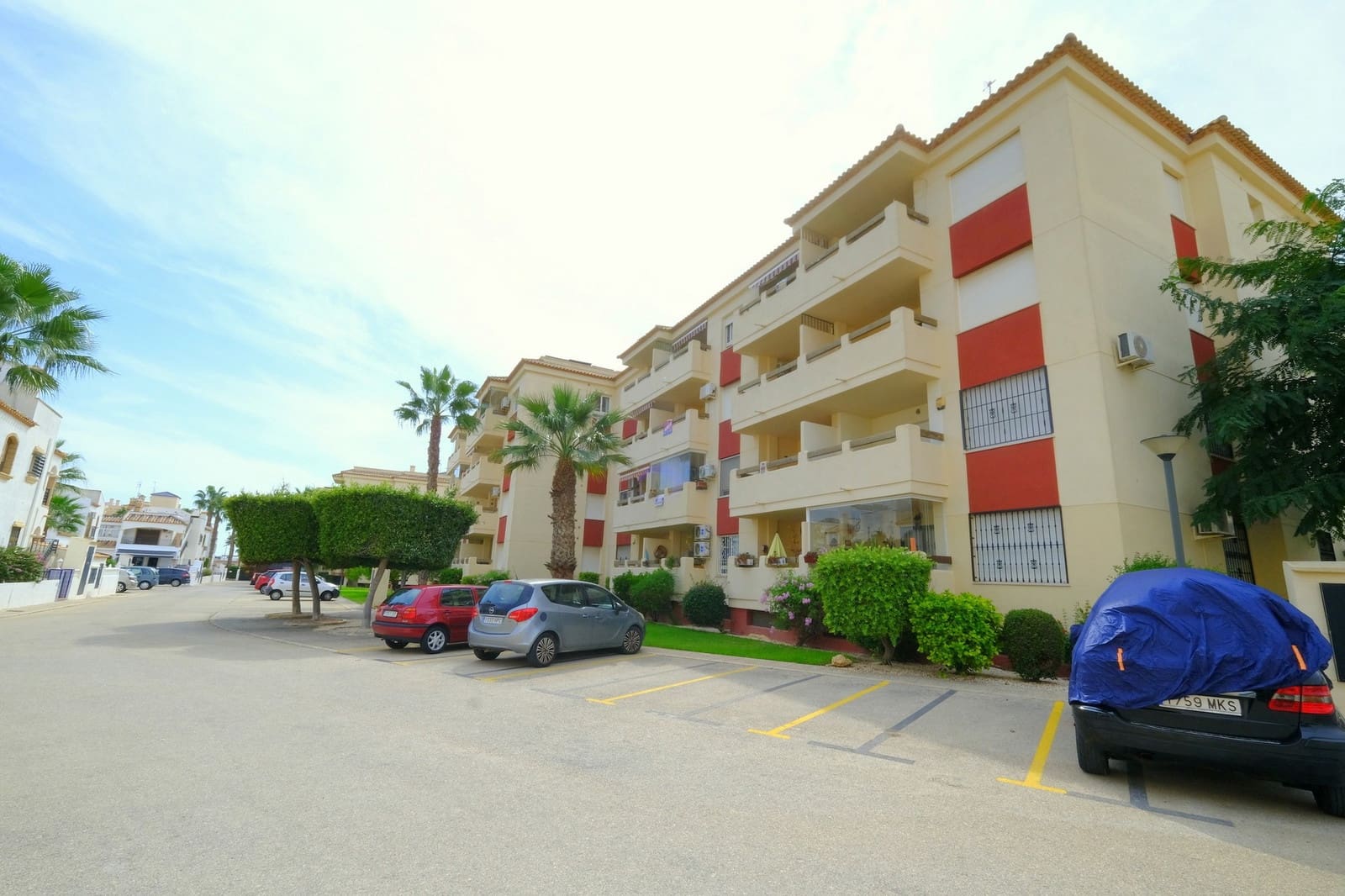 2 slaapkamer Penthouse te koop in Playa Flamenca met zwembad - € 195.000 (Ref: 9310548)