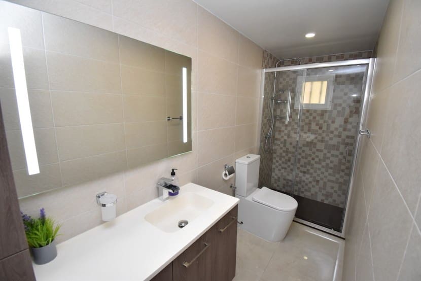 2 sovrum Lägenhet till salu i Torrevieja - 135 000 € (Ref: 9317305)