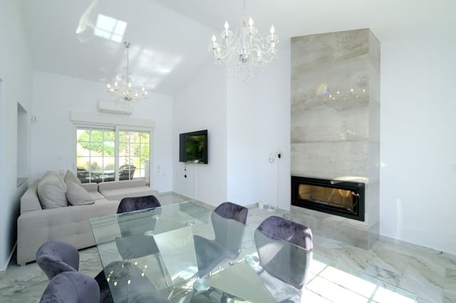 Chalet de 3 habitaciones en Las Ramblas Golf, Orihuela en venta con piscina - 499.000 € (Ref: 9317306)