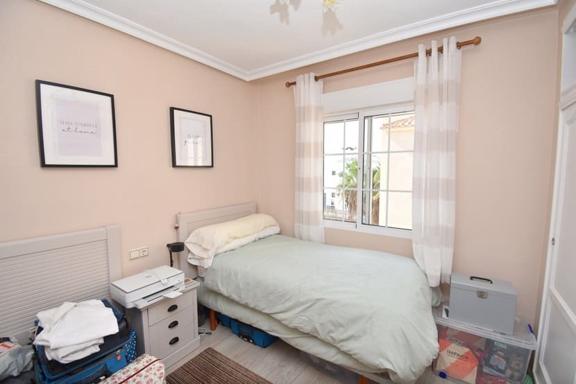 2 makuuhuone Kattohuoneisto myytävänä paikassa Cabo Roig mukana uima-altaan - 175 000 € (Ref: 9317307)