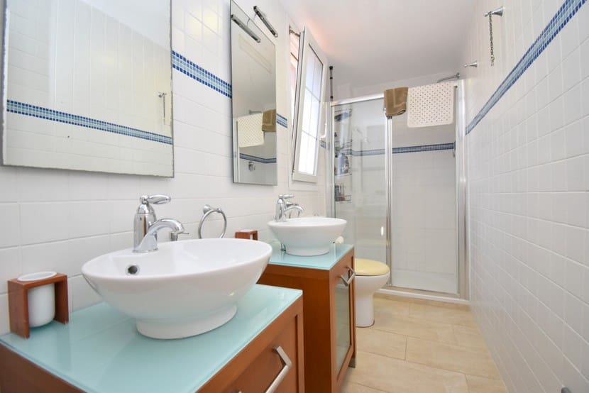 6 slaapkamer Villa te koop in La Zenia met zwembad - € 1.300.000 (Ref: 9317312)