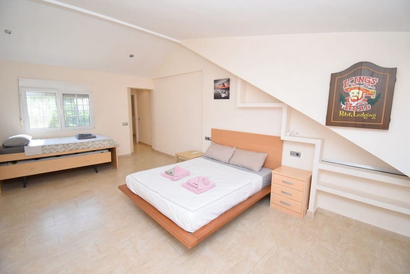 6 slaapkamer Villa te koop in La Zenia met zwembad - € 1.300.000 (Ref: 9317312)