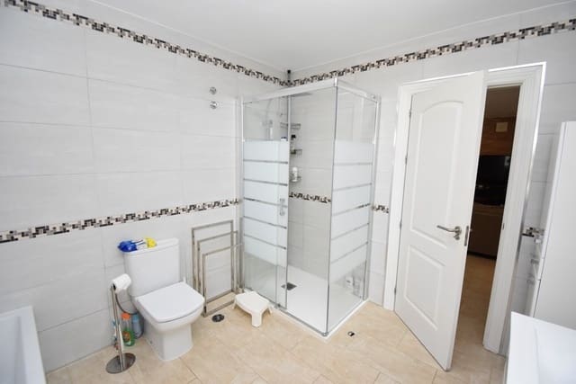 6 Zimmer Villa zu verkaufen in La Zenia, Orihuela mit Pool - 1.300.000 € (Ref: 9317312)