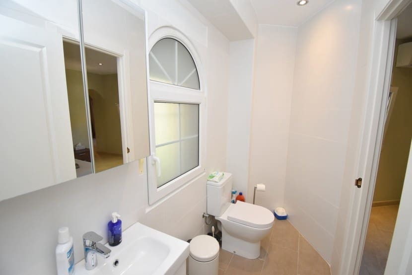 6 slaapkamer Villa te koop in La Zenia met zwembad - € 1.300.000 (Ref: 9317312)