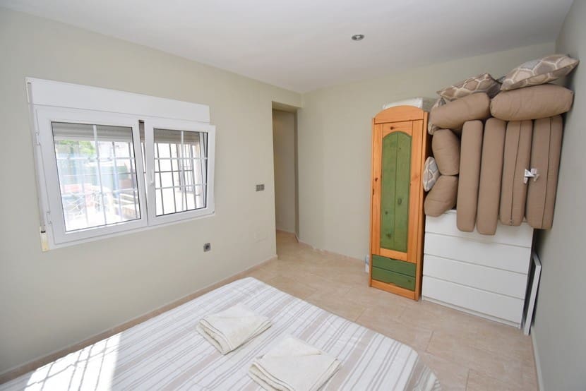 6 slaapkamer Villa te koop in La Zenia met zwembad - € 1.300.000 (Ref: 9317312)