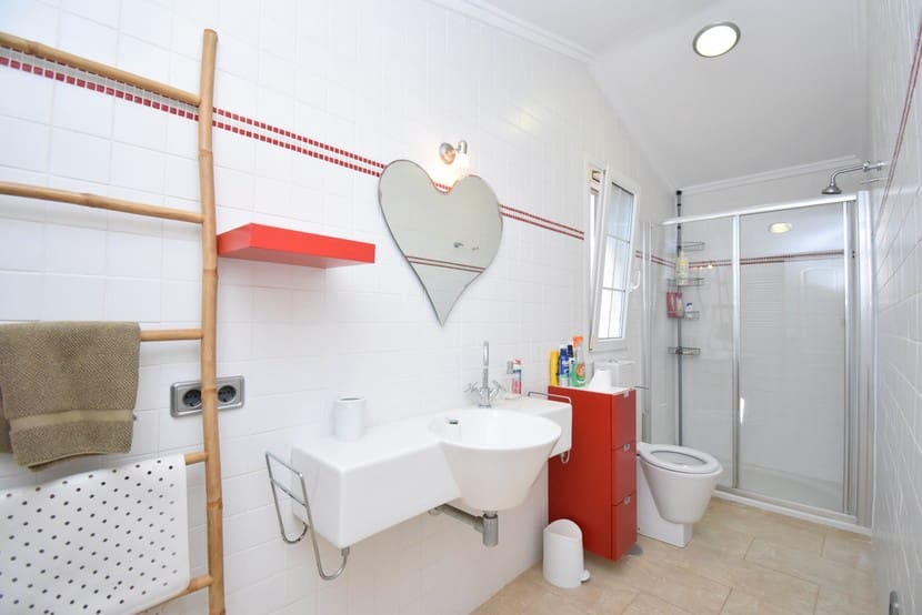 6 slaapkamer Villa te koop in La Zenia met zwembad - € 1.300.000 (Ref: 9317312)