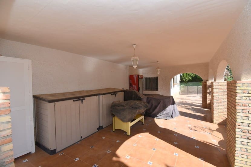 6 slaapkamer Villa te koop in La Zenia met zwembad - € 1.300.000 (Ref: 9317312)