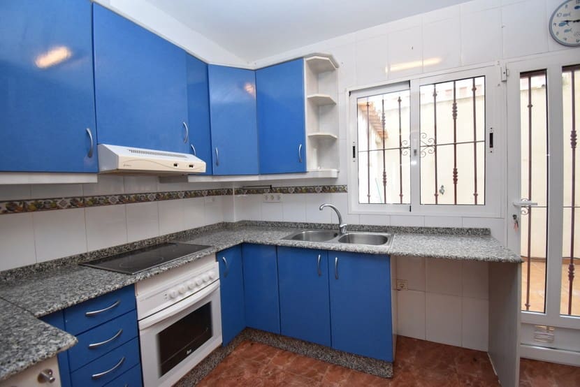 3 sypialnia Willa na sprzedaż w La Zenia z basenem - 210 000 € (Ref: 9317313)