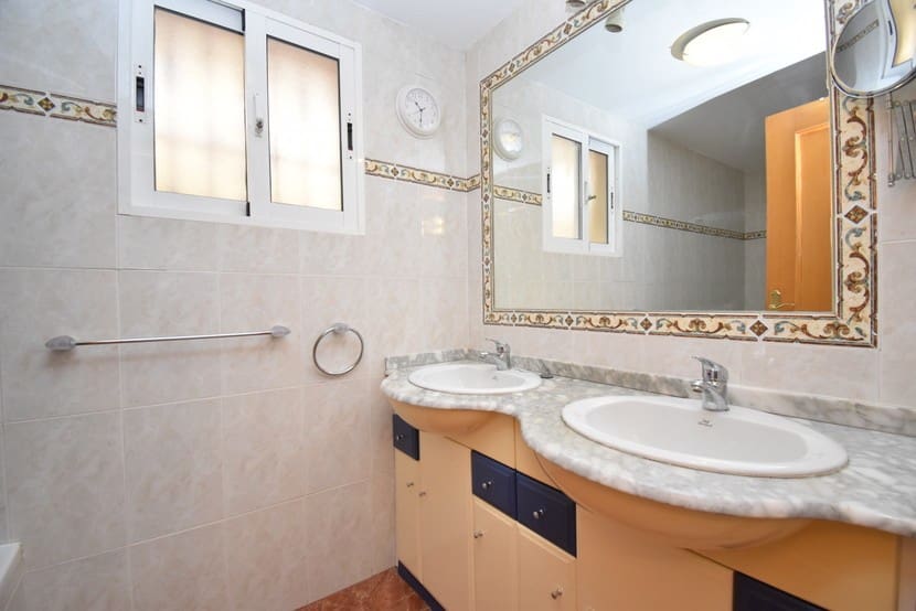 3 sypialnia Willa na sprzedaż w La Zenia z basenem - 210 000 € (Ref: 9317313)