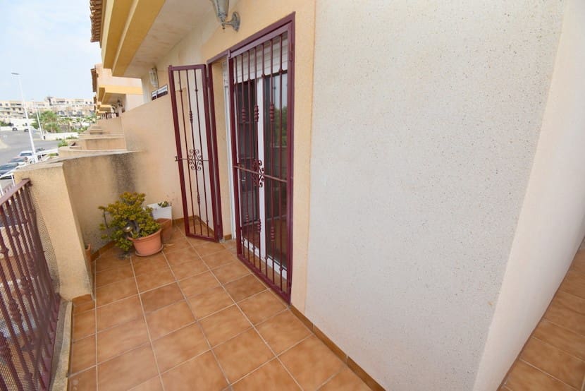 3 sypialnia Willa na sprzedaż w La Zenia z basenem - 210 000 € (Ref: 9317313)