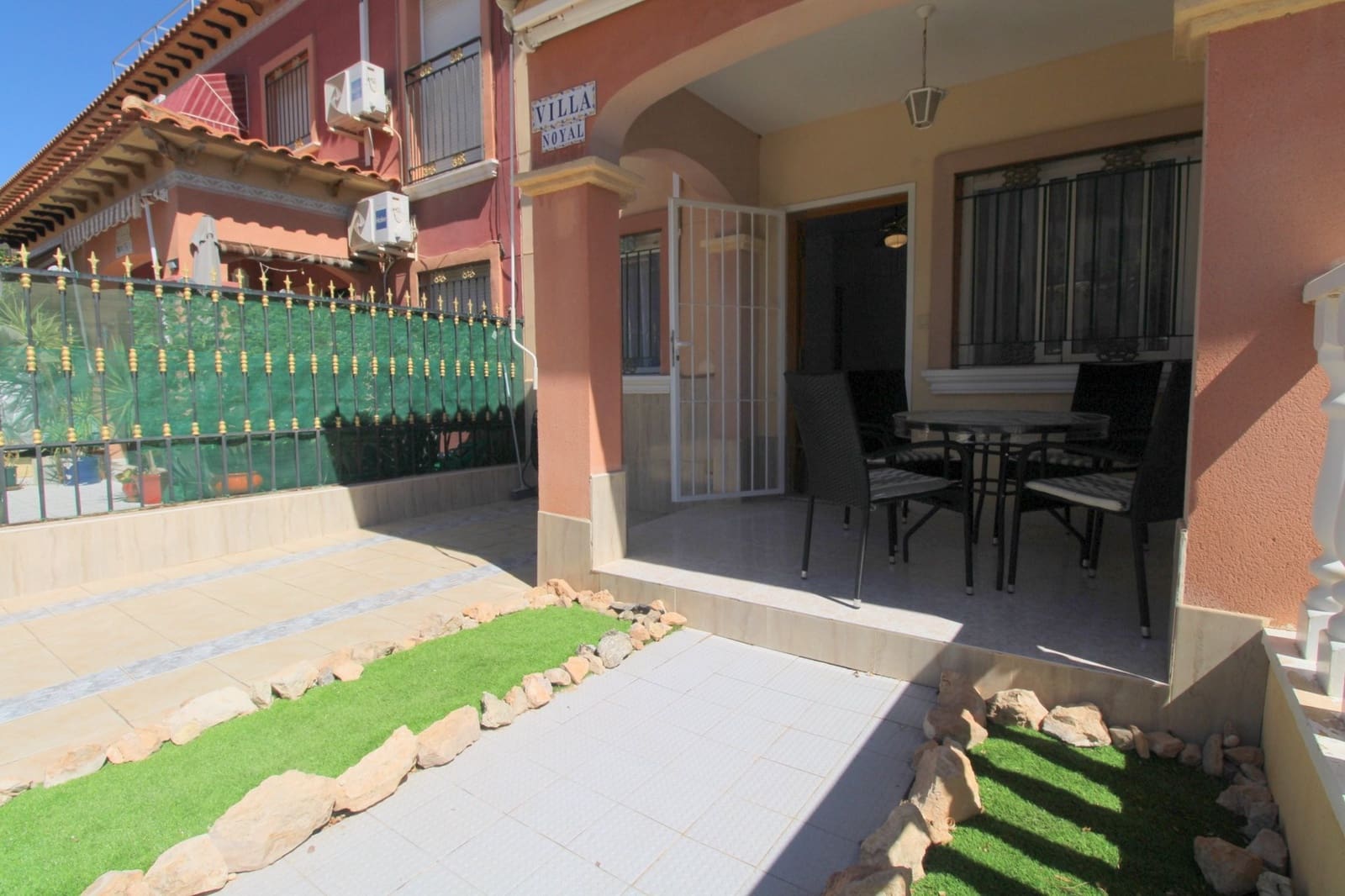 2 soverom Hus til salgs i Torrevieja med svømmebasseng - € 165 000 (Ref: 9317314)