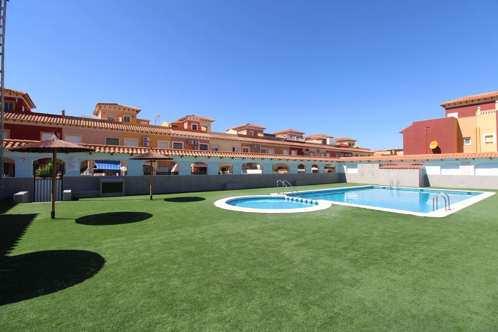 2 soverom Hus til salgs i Torrevieja med svømmebasseng - € 165 000 (Ref: 9317314)