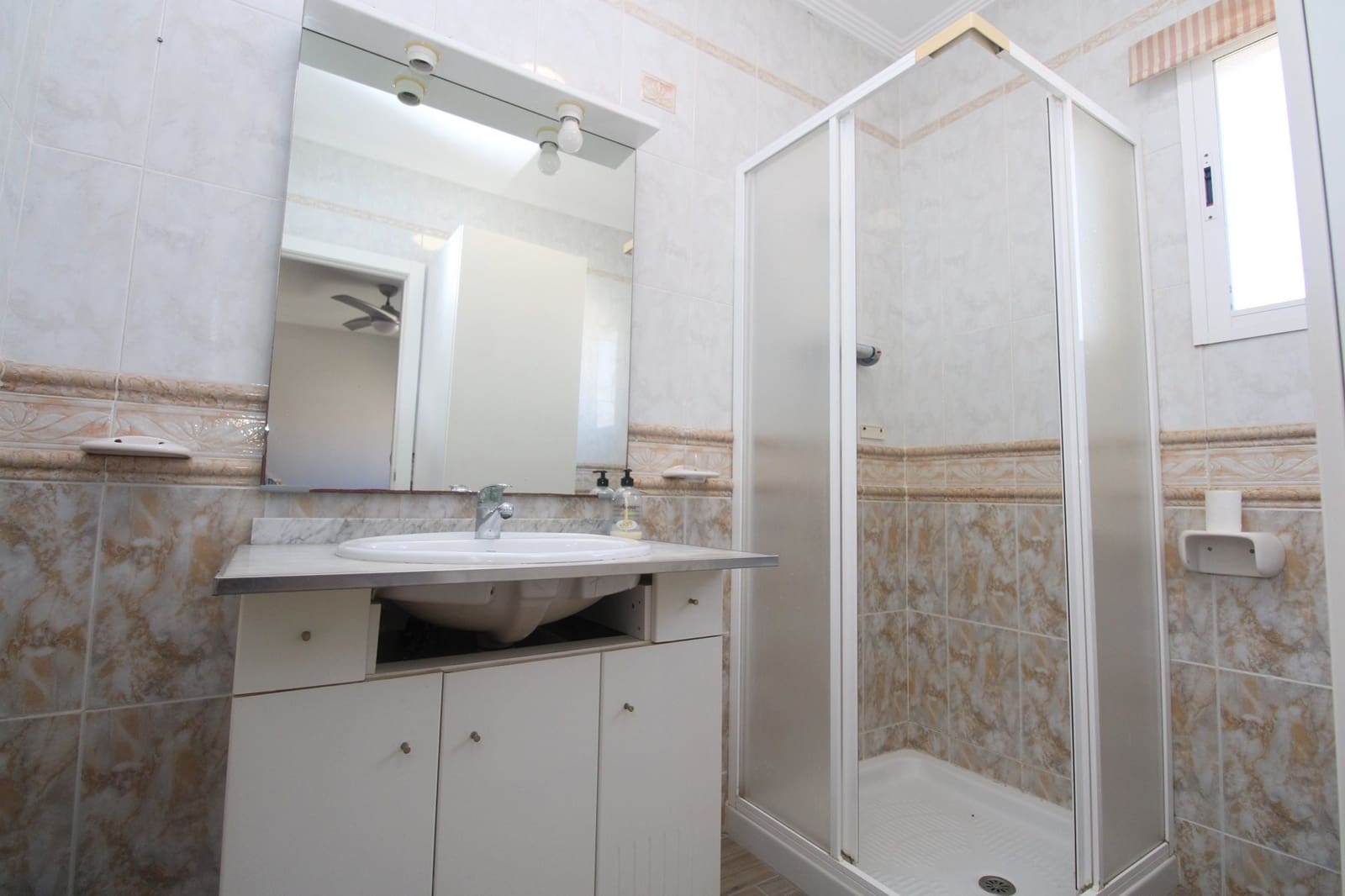 3 Zimmer Villa zu verkaufen in Villamartin mit Pool - 249.900 € (Ref: 9317319)