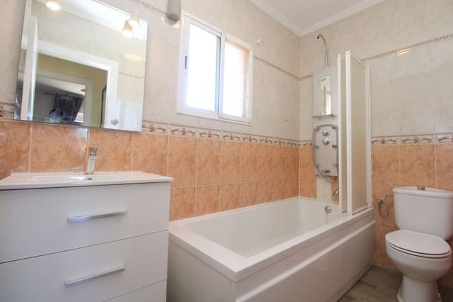 3 Zimmer Villa zu verkaufen in Villamartin, Orihuela mit Pool - 249.900 € (Ref: 9317319)