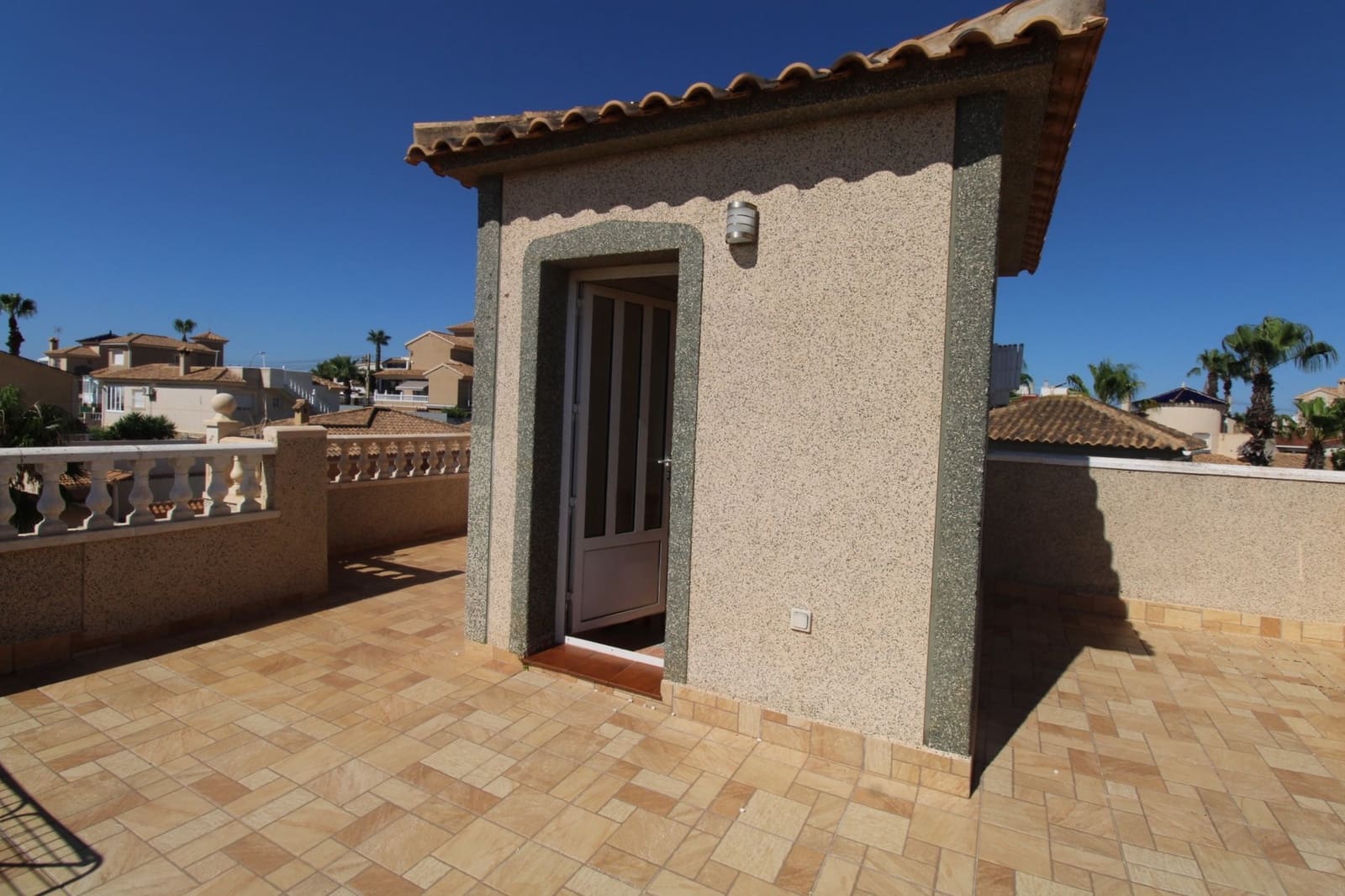 3 Zimmer Villa zu verkaufen in Villamartin mit Pool - 249.900 € (Ref: 9317319)