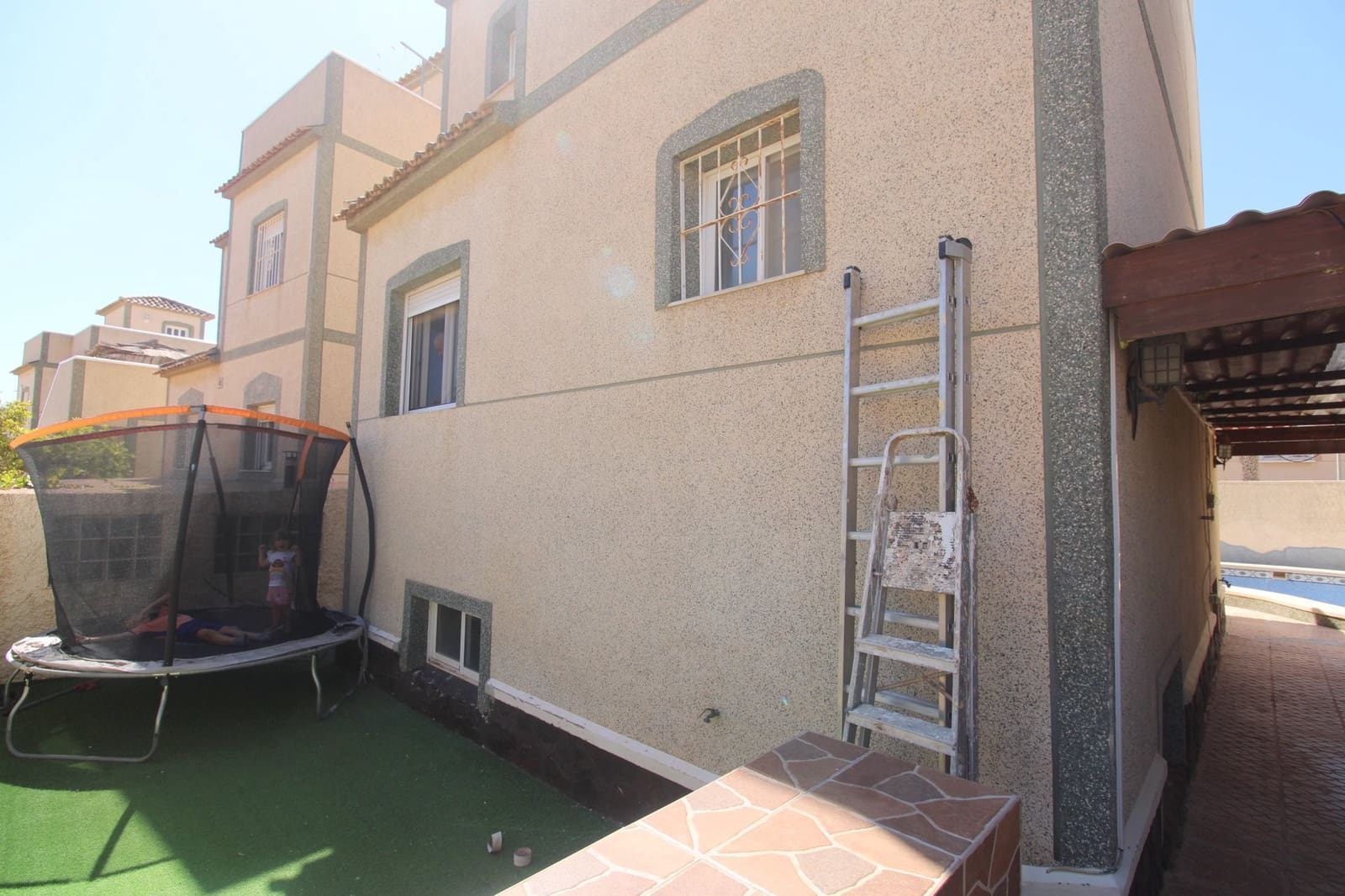 3 Zimmer Villa zu verkaufen in Villamartin mit Pool - 249.900 € (Ref: 9317319)