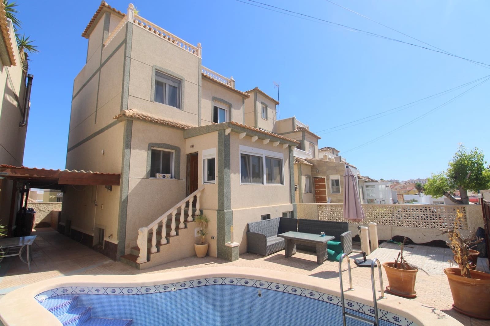 3 Zimmer Villa zu verkaufen in Villamartin mit Pool - 249.900 € (Ref: 9317319)