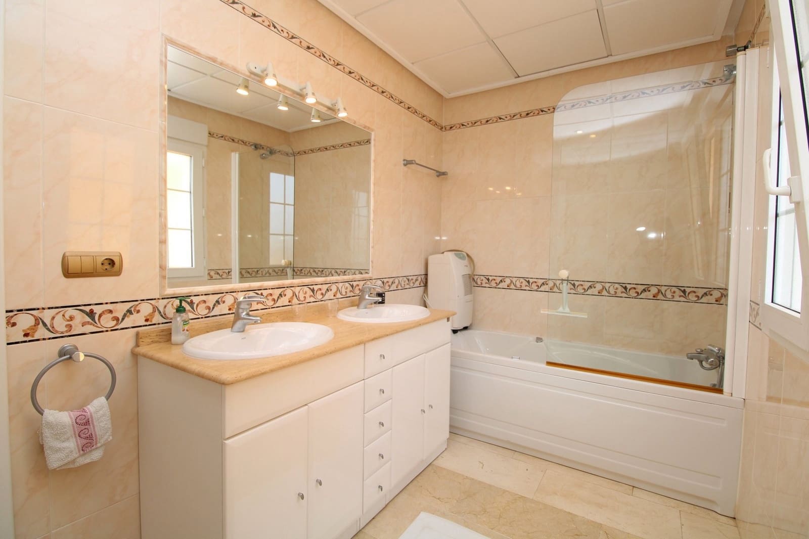 2 slaapkamer Penthouse te koop in Cabo Roig met zwembad - € 517.500 (Ref: 9317321)