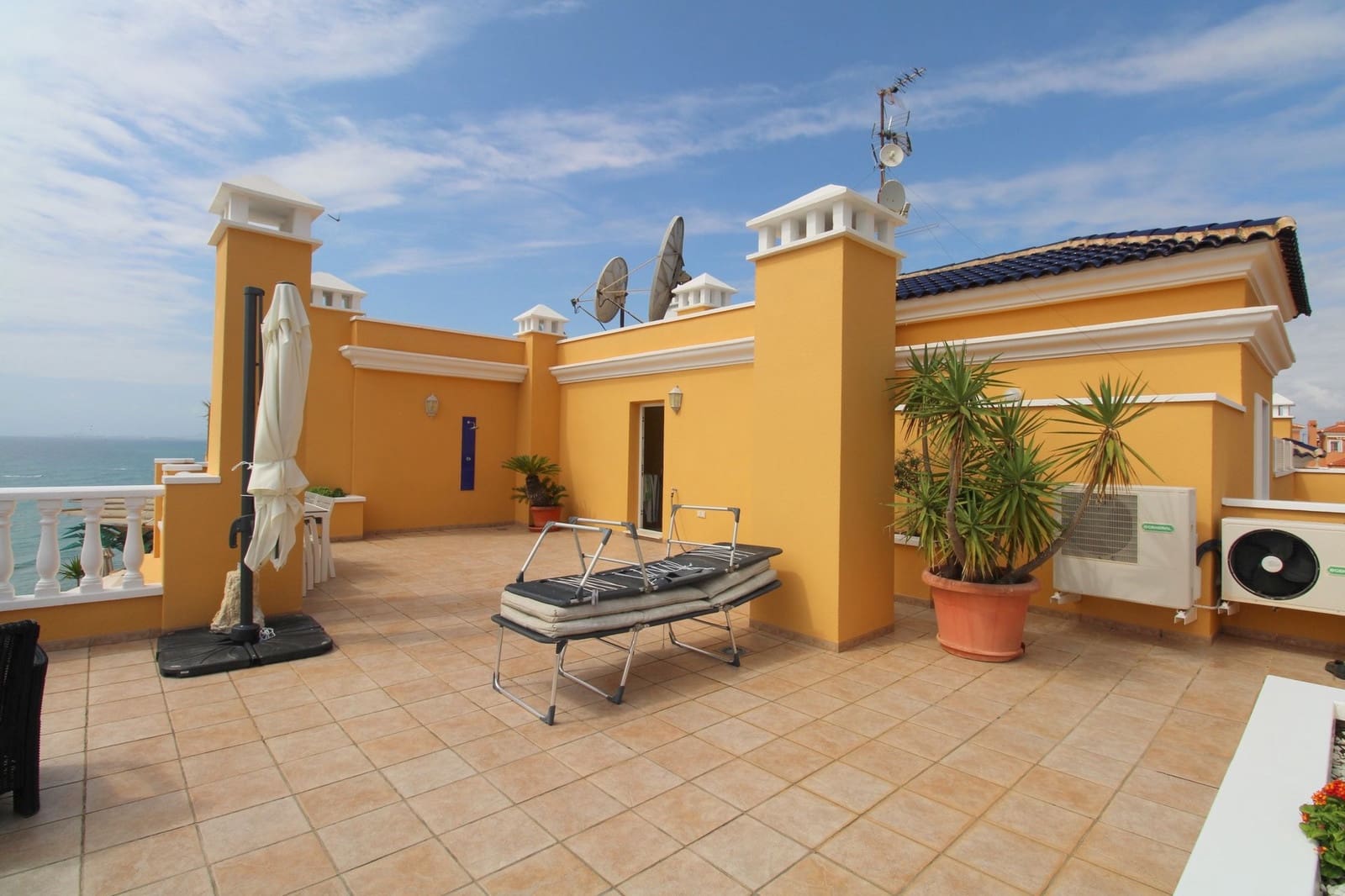 2 slaapkamer Penthouse te koop in Cabo Roig met zwembad - € 517.500 (Ref: 9317321)