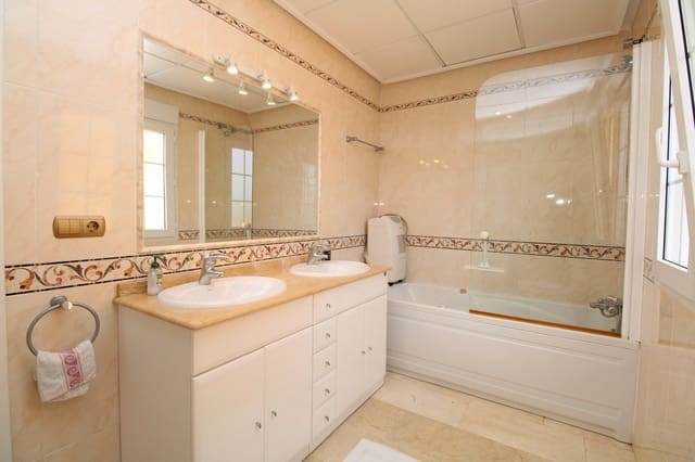 2 slaapkamer Penthouse te koop in Cabo Roig, Orihuela met zwembad - € 517.500 (Ref: 9317321)