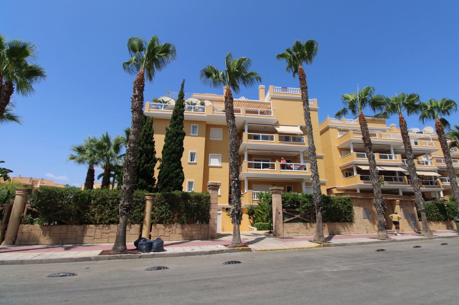 2 slaapkamer Penthouse te koop in Cabo Roig met zwembad - € 517.500 (Ref: 9317321)