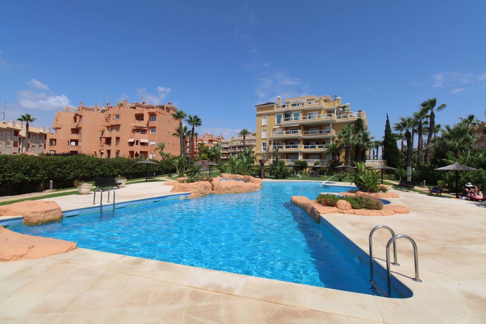 2 slaapkamer Penthouse te koop in Cabo Roig met zwembad - € 517.500 (Ref: 9317321)